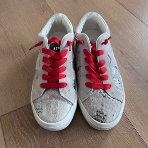 Steve Madden philosophy star sneaker